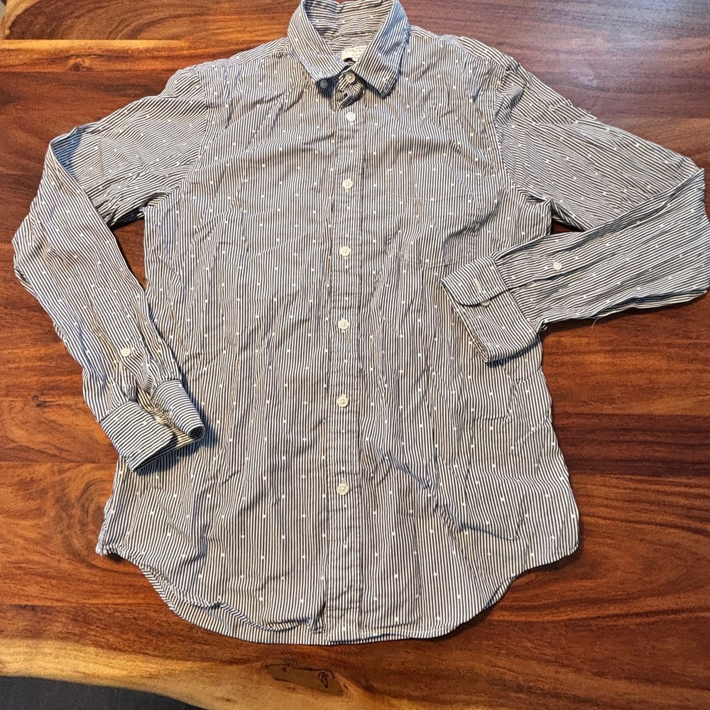 Club Monaco Navy and White Striped Men's Shirt